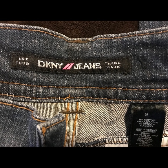 “DKNY” Juniors Distressed Bootcut Jeans! - Picture 3 of 4